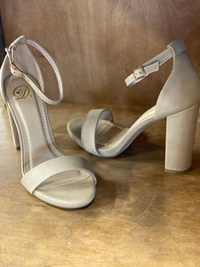 Simply Chic Nude Heel